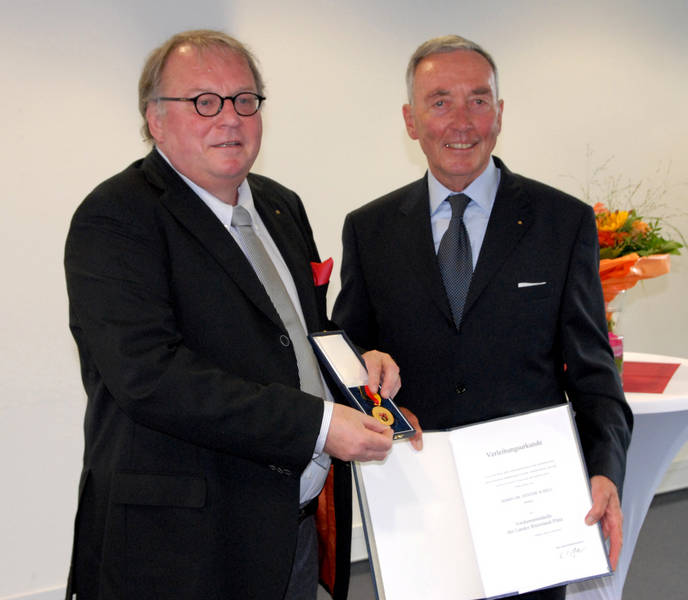 Verdienstmedaille des Landes für Dr. Günther Schell