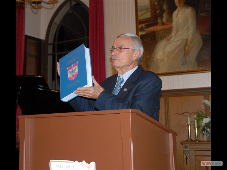 Sinziger Urkunden  – zusammengefasst auf über 800 Seiten