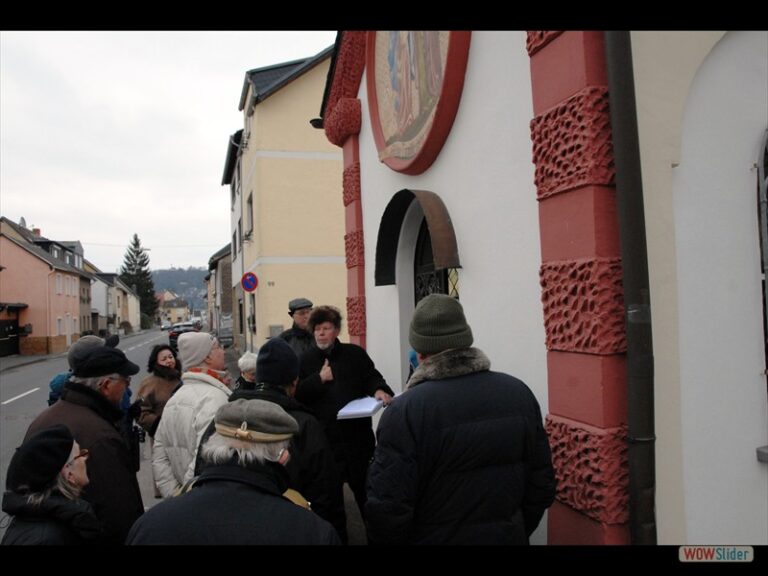 Exkursion Kripp: Willy Weis und Hildegard Funk führte Sinziger Denkmalverein durch den Remagener Stadtteil