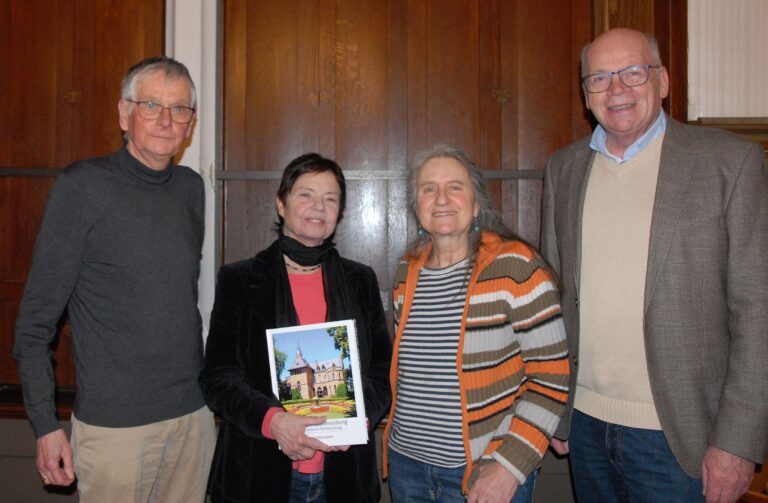 2026 02 Matthias Roecke und Agnes Menacher werden von Hildegard Ginzler und Hardy Rehmann verabschiedet